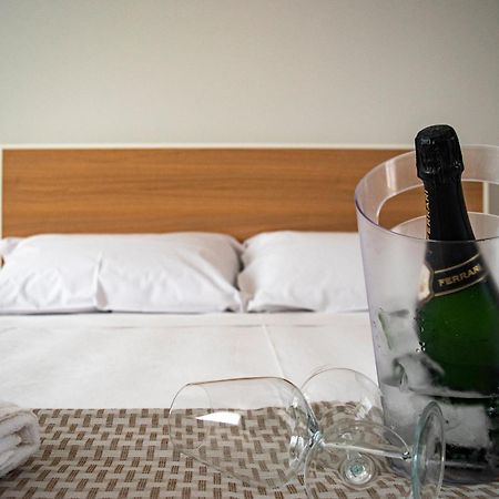 Ferrari Rooms & Apartments Porto Cesareo Esterno foto