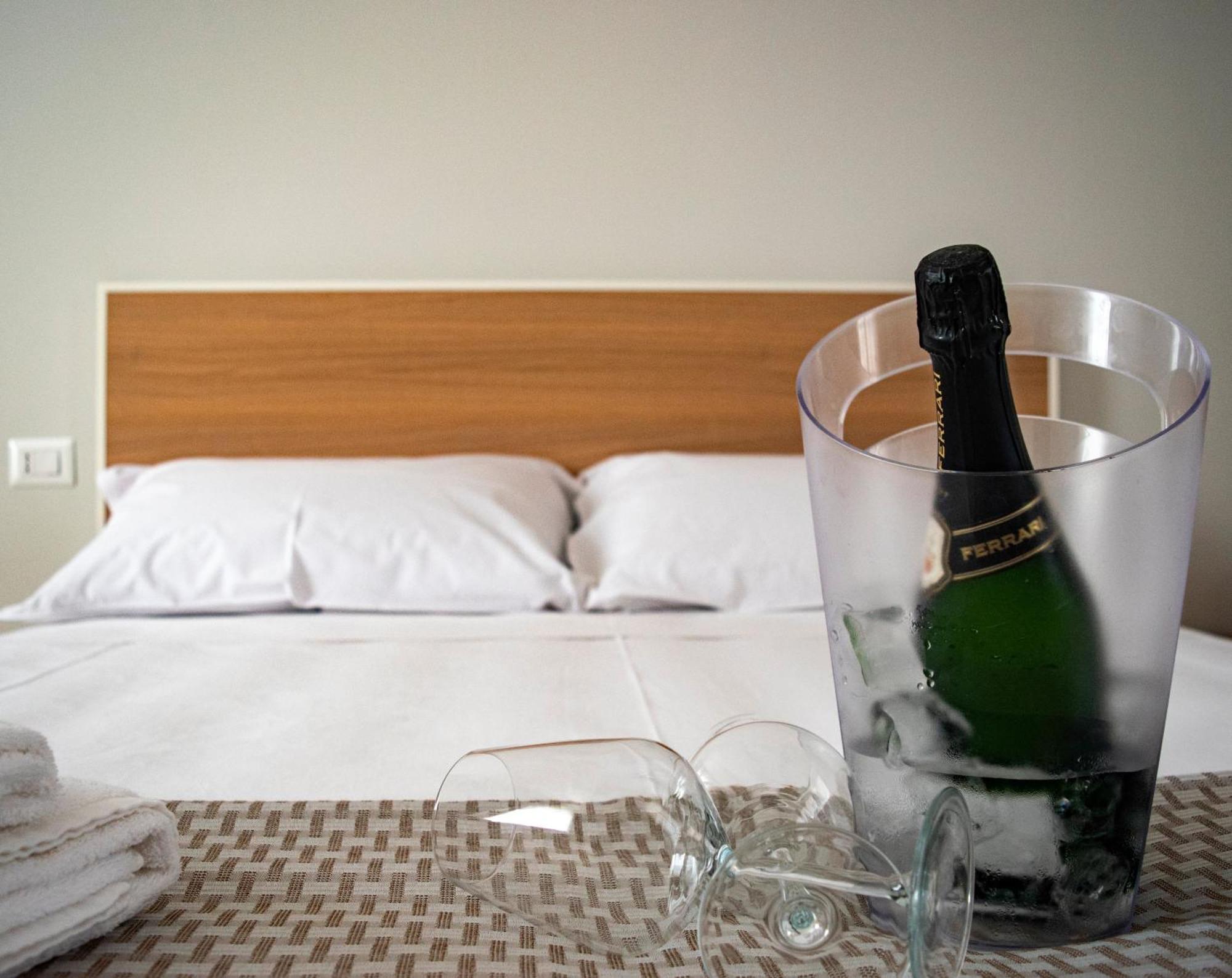Ferrari Rooms & Apartments Porto Cesareo Esterno foto